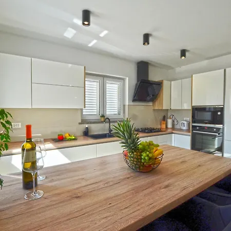 Apartment Golden Horizon